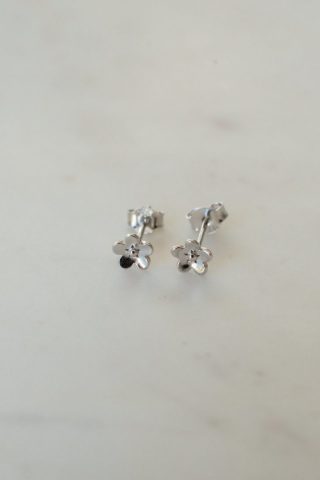Sophie store Daisy day studs