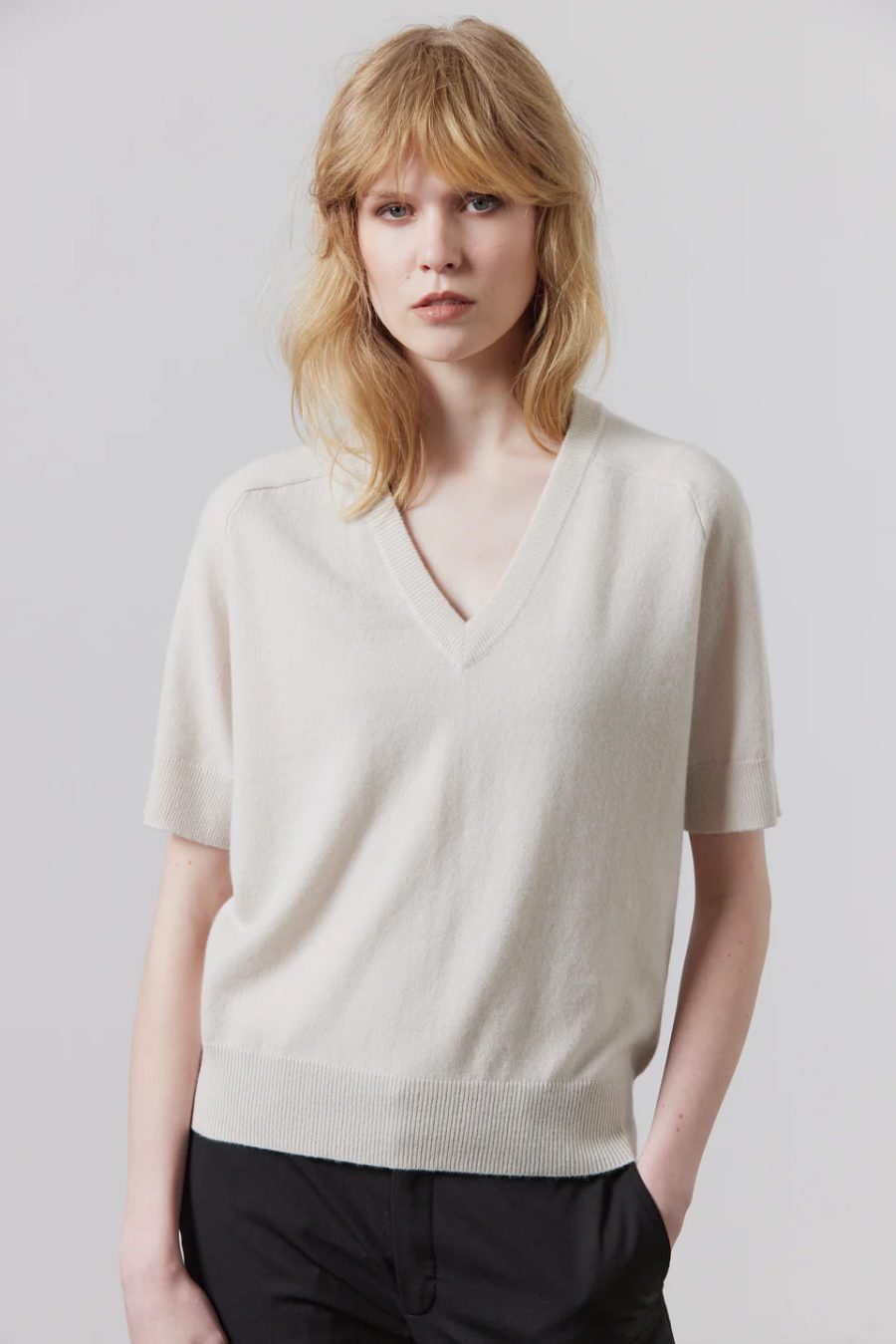 jasper cashmere v-neck tee shirt in putty laing clothing